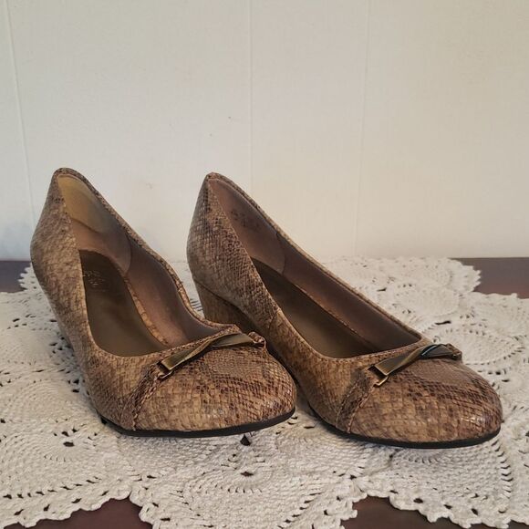 Life Stride Landeo Tan Brown Snakeskin Pattern Comfort Flex Wedges Sz 9.5 - Picture 2 of 10